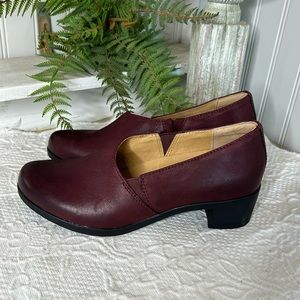 DANSKO Camryn Burnished Leather Nubuck Heel